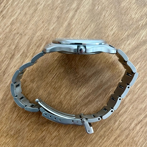 Swiss Army Watch - Picture 7 of 9